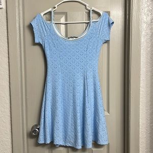 Woman’s short dress. XS, light blue, soft fabric